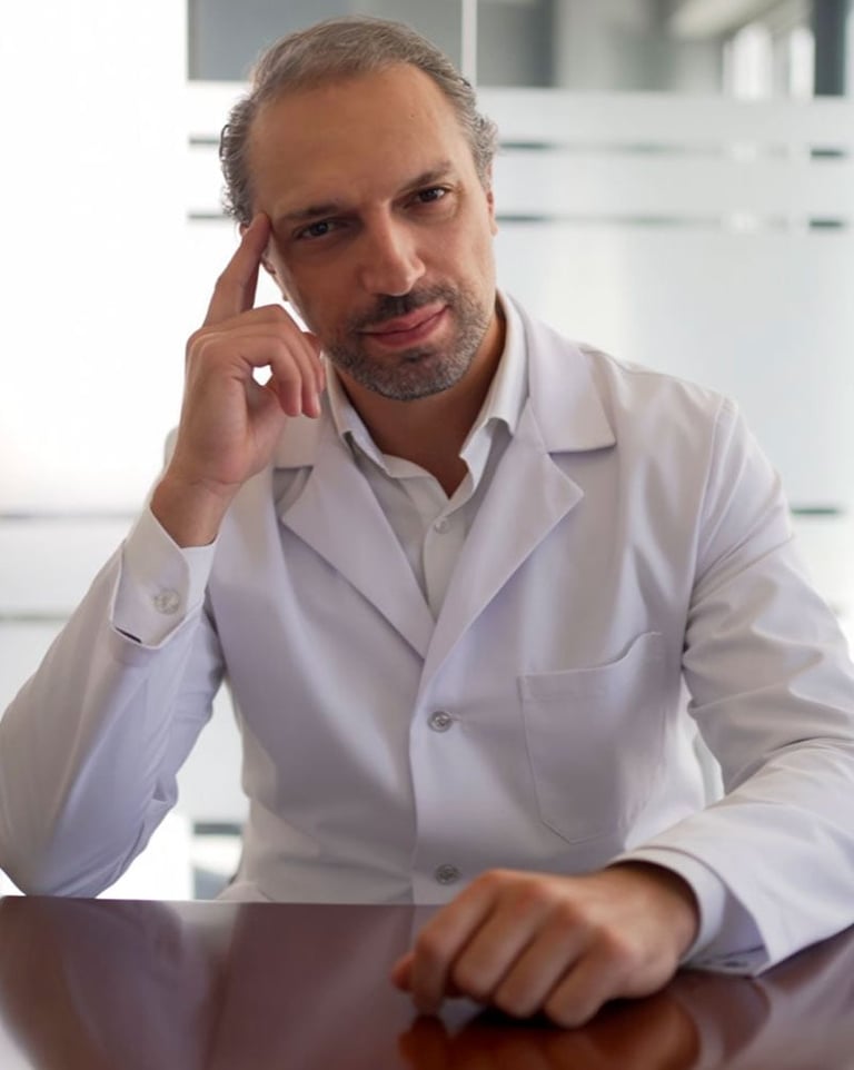 Dott. Massimo Mirabile — Ideatore del Metodo SENZADIETA, Esperto in Nutrizione, specializzato in metabolismo e nutrigenomica